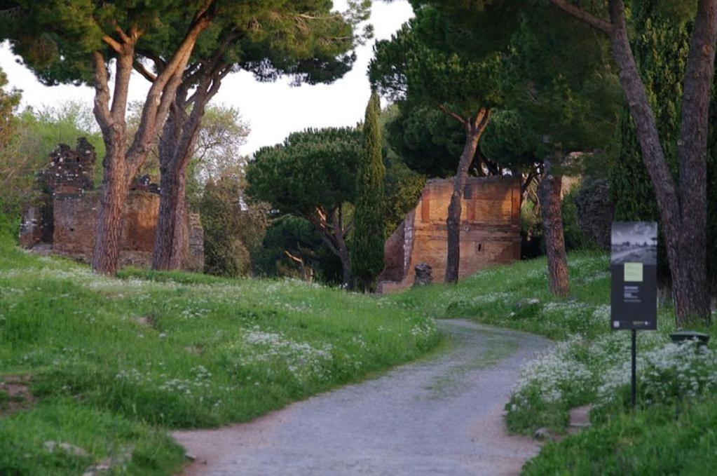 Loft Con Giardino In Zona Appia Antica Appartement Rome Buitenkant foto